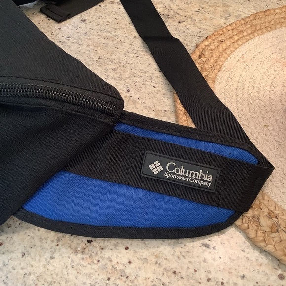 Columbia Hiking Waist Hip Pack with Compass - Picture 3 of 6